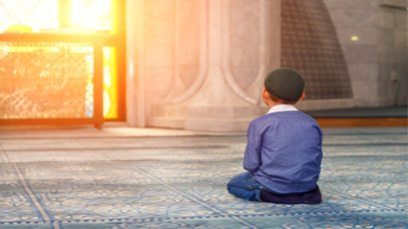 Muslim Child Praying